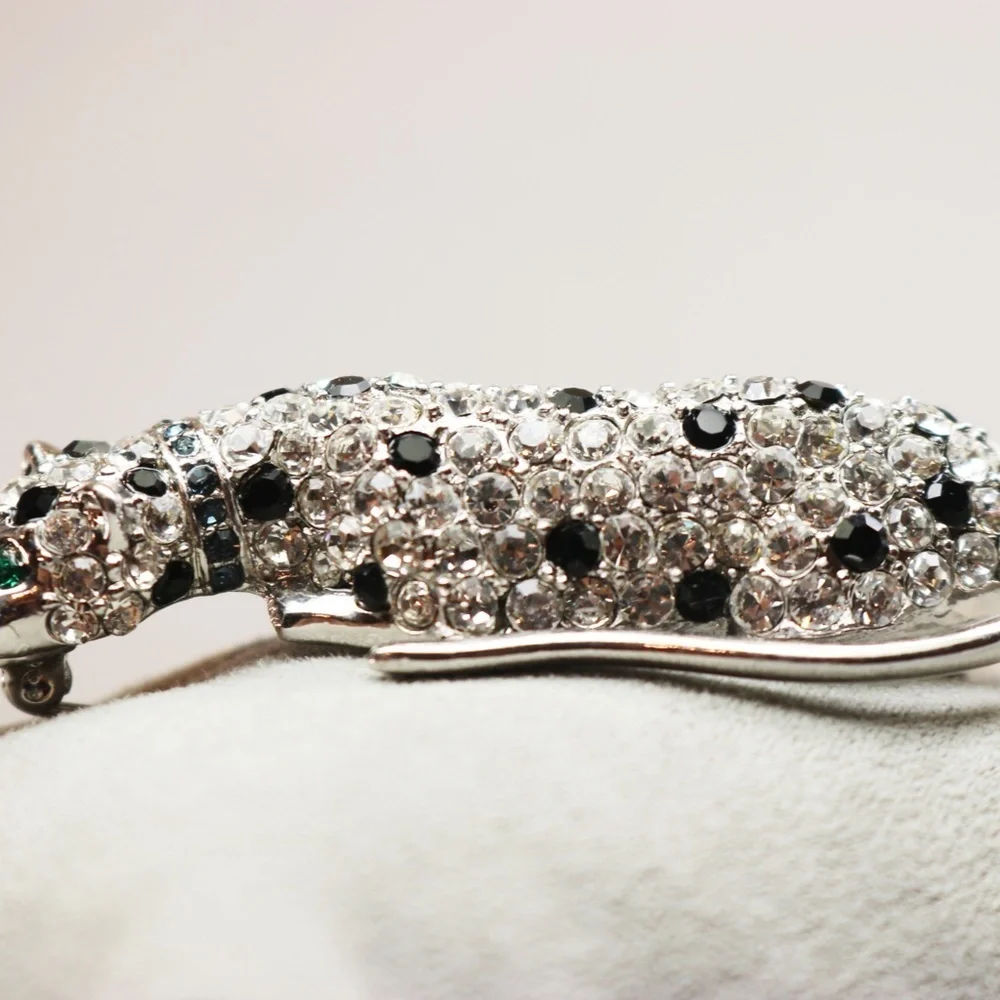 ⚜️🐆 KENNETH JAY LANE CRYSTAL LEOPARD BROOCH 🐆✨